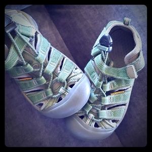 Boys Keens size 11 green